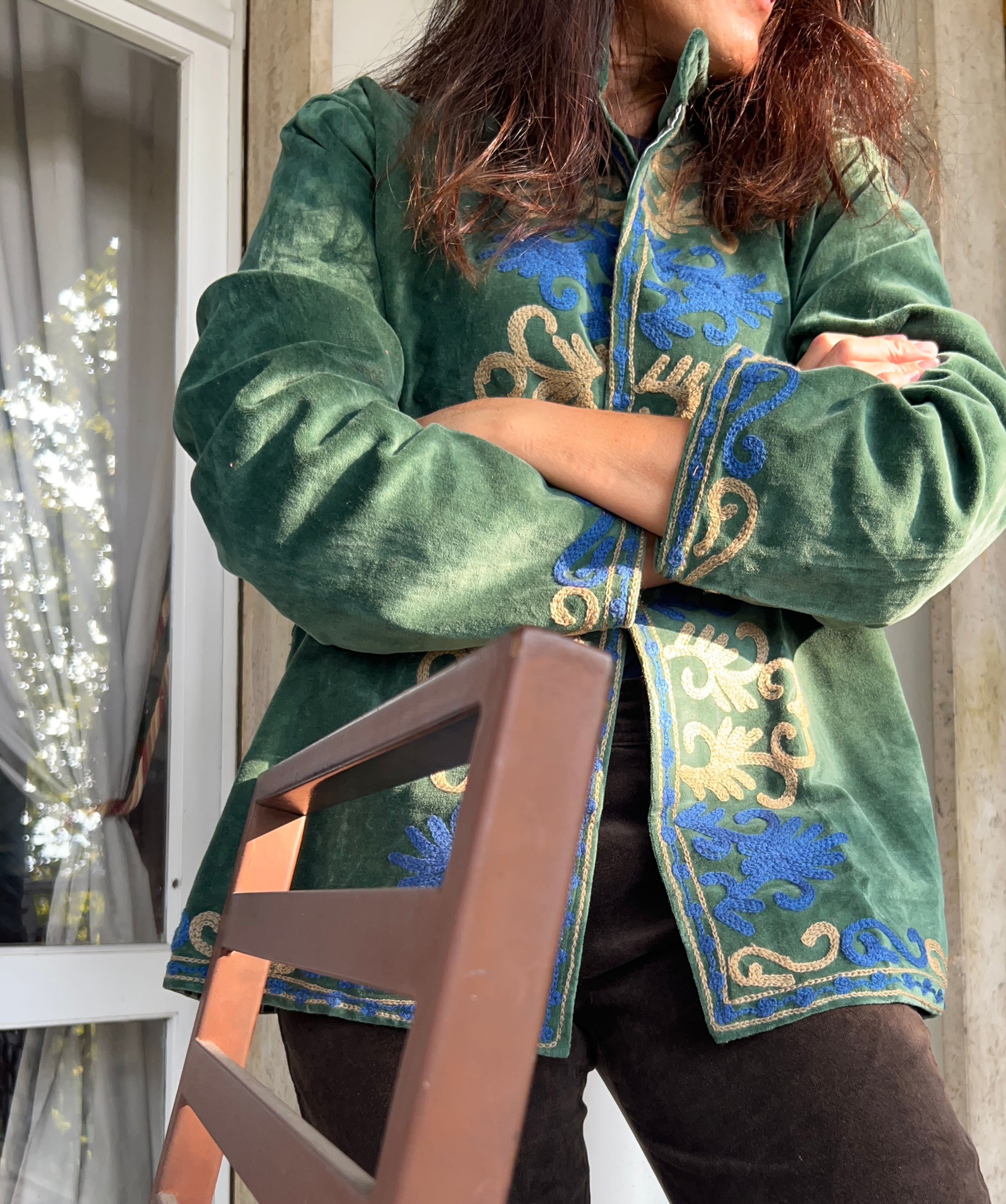 Giacchino velluto verde ricami blu 