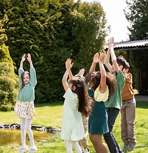 services-move-connect-social-recreation-program.png
