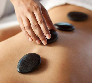 xhot-stone-massage-benefici.jpg.pagespeed.ic_.jIqbDLKVdG-768x461-immagine-3.jpg