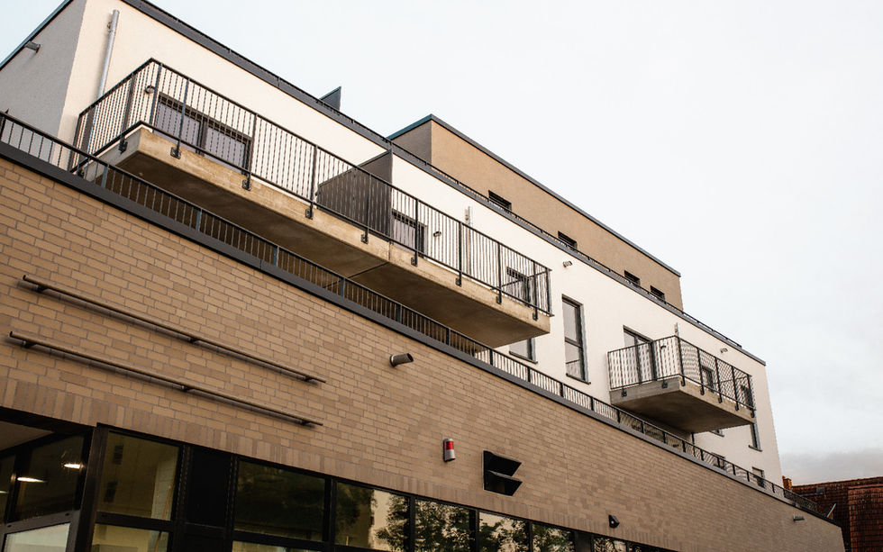 Die Fenster an diesem Gebäude wurden durch die Firma Sephastian Bau e.K. montiert.