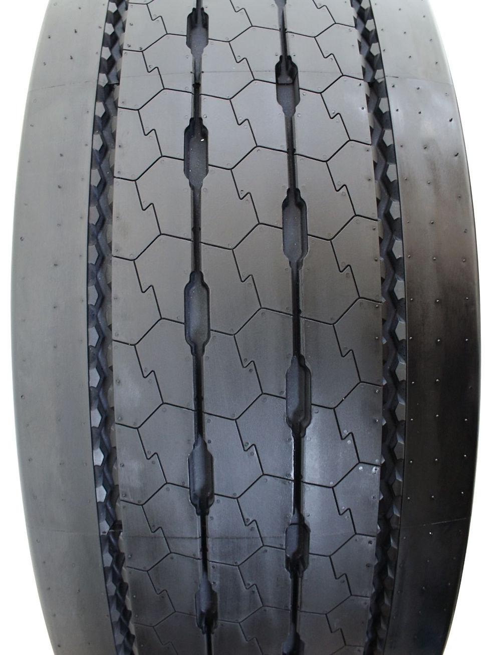 RT03 385/65R22.5 mönsterbild – stabilt ribbmönster för styr- och trailerdäck