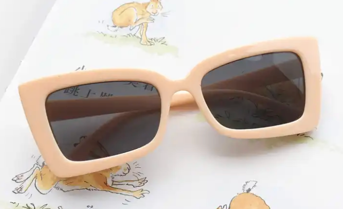 Thumbnail: Cat Eye Sunglasses