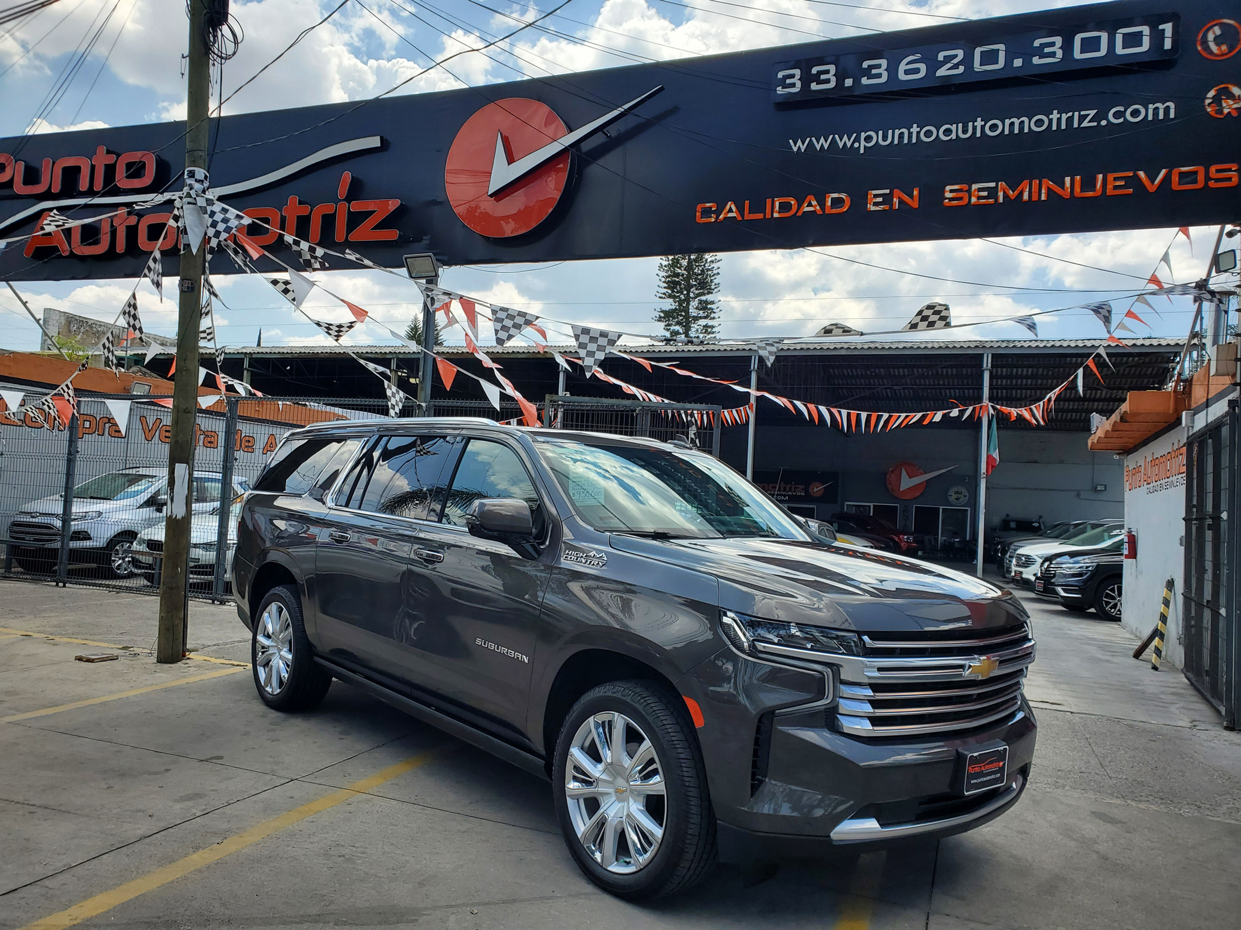 Chevrolet Suburban High Country 6.2L 4x4 2021 $899,000.00