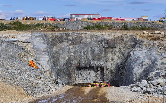 Figure 1 : Portail souterrain après le dynamitage de la première volée de la rampe
