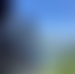 ragazza che sorseggia caffè di fronte a vista panoramica camera hotel paradiso como