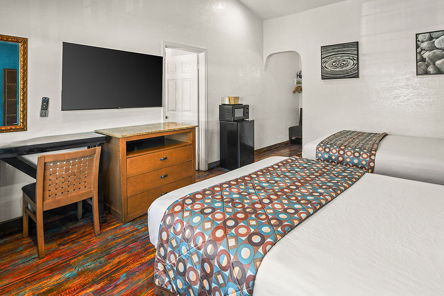 Anaheim Discovery Inn & Suites At The Park — photo 19 of 48