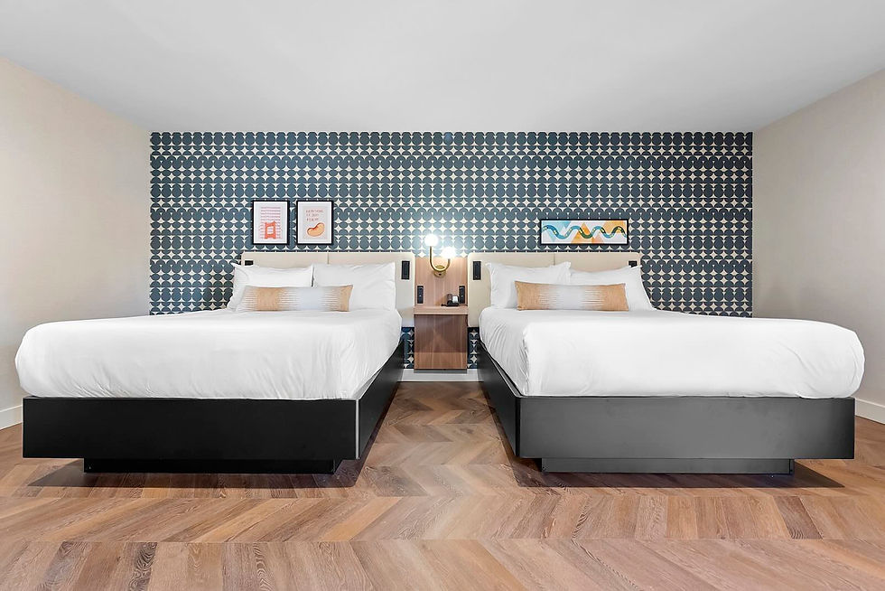 two_queen_bed_with_pull_out_couch_3