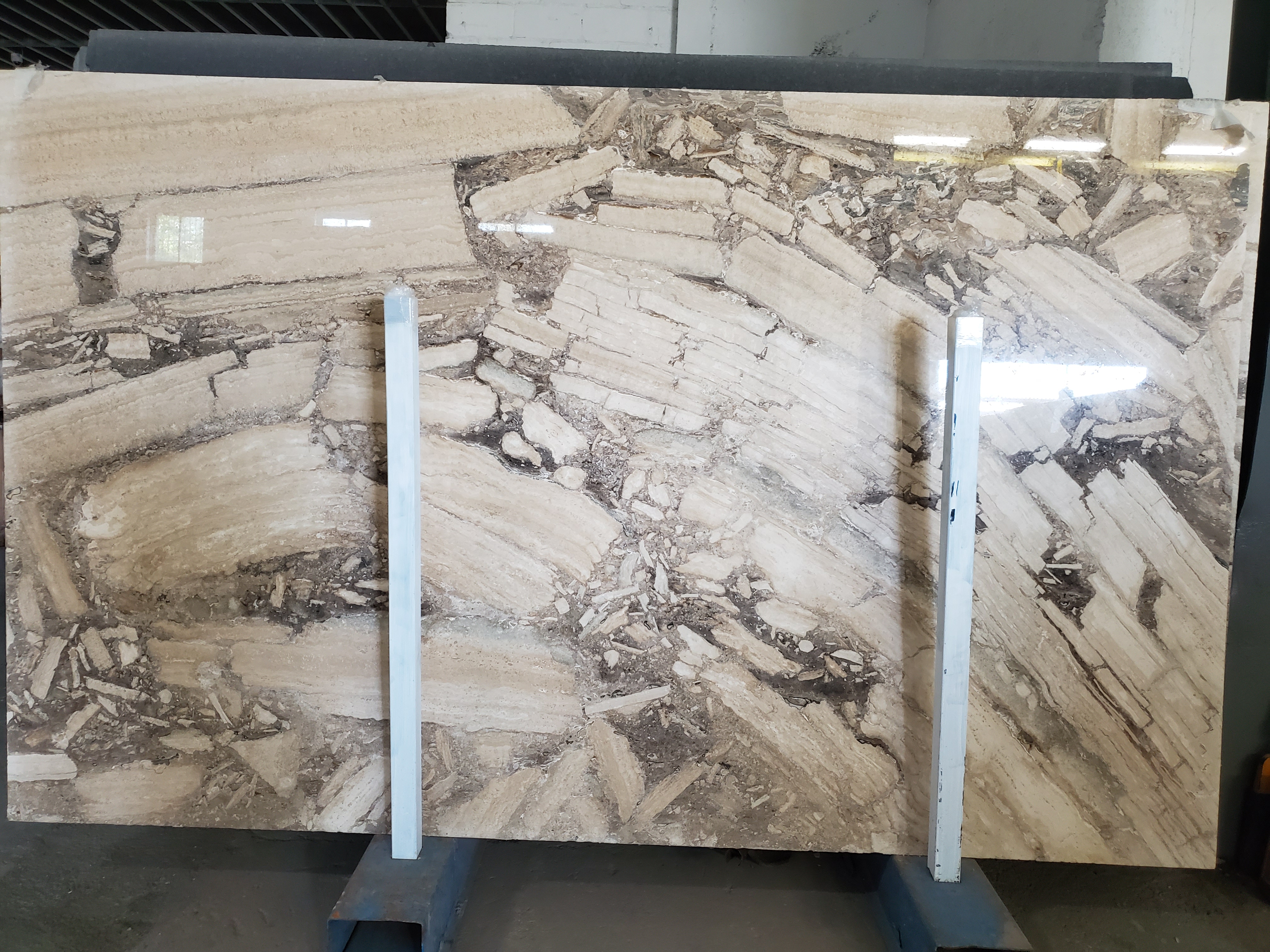 SPARTACUS TRAVERTINE