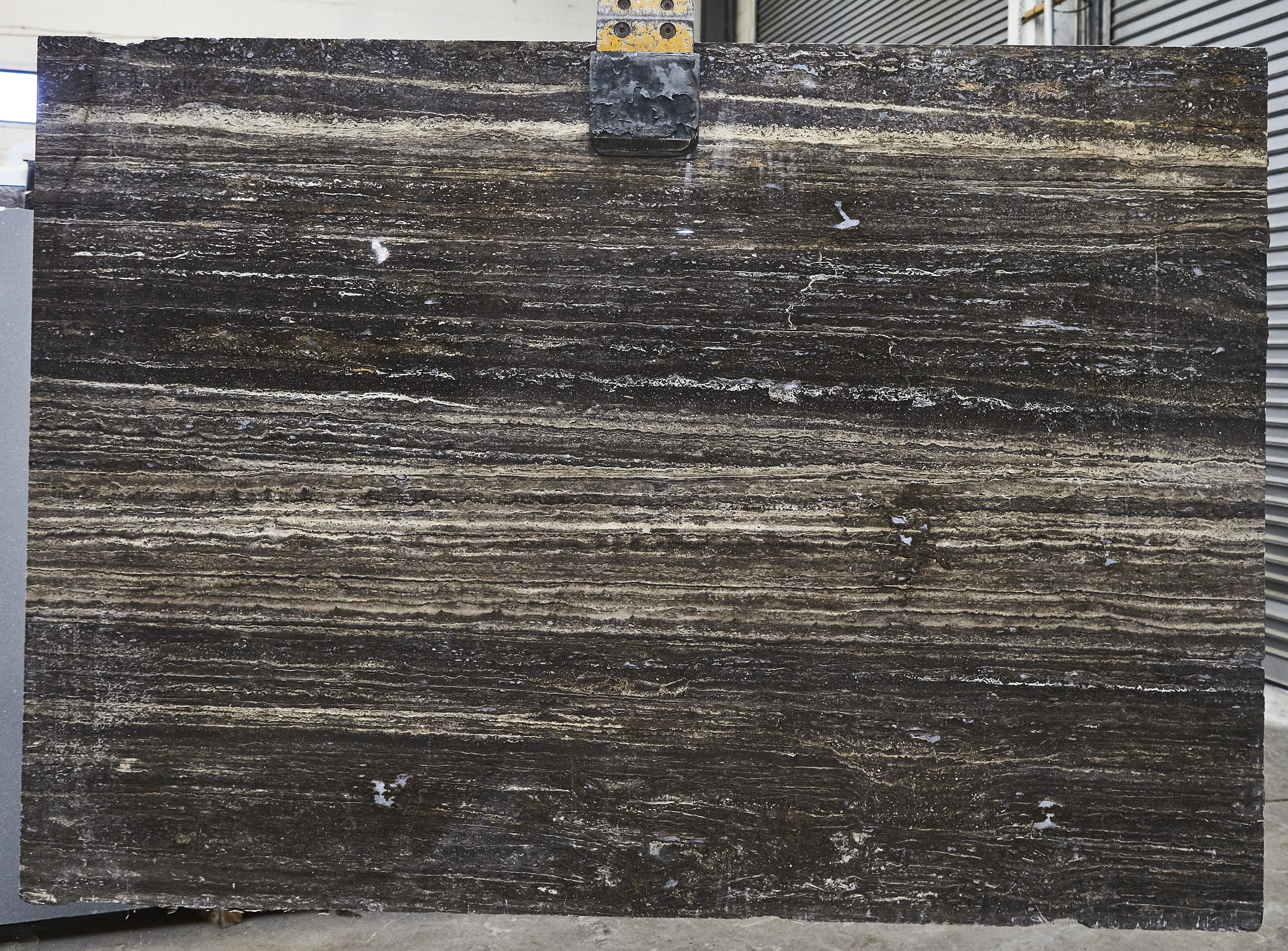 TITANIUM TRAVERTINE