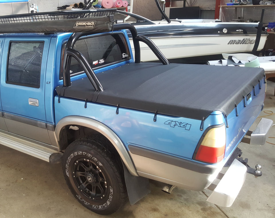 Tonneau Cover bungee loops_edited.jpg