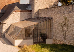 Bespoke glasshouse 2
