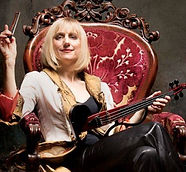 Daisy Jopling violinist performing classical crossover music for corporate events and luxury venues