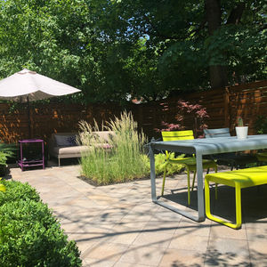 GARDEN UNDER THE TREES