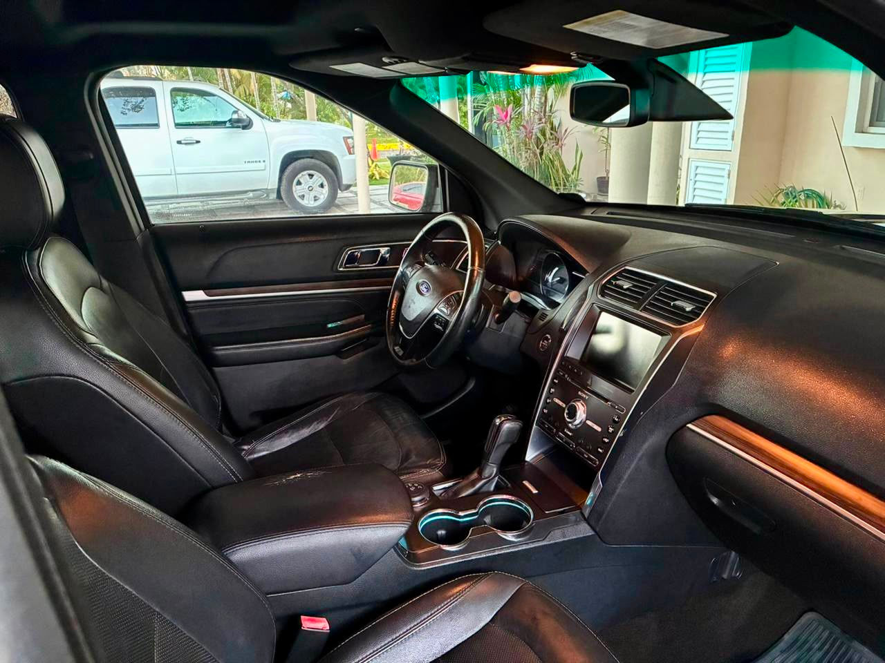 EXPLORER V6 7PAX 2016