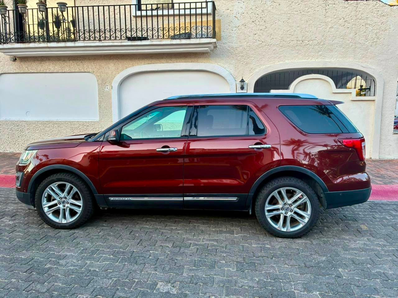 EXPLORER V6 7PAX 2016