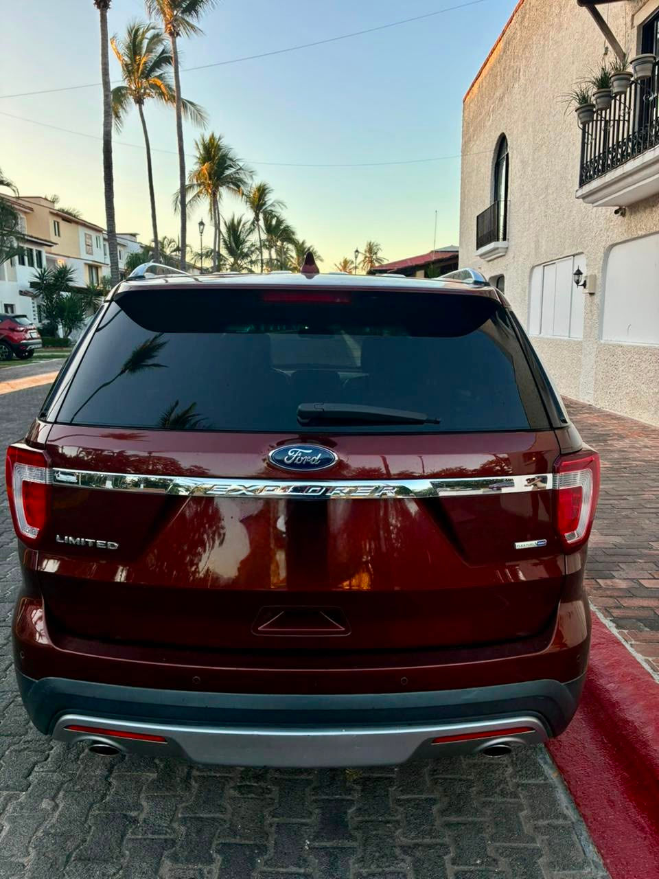 EXPLORER V6 7PAX 2016