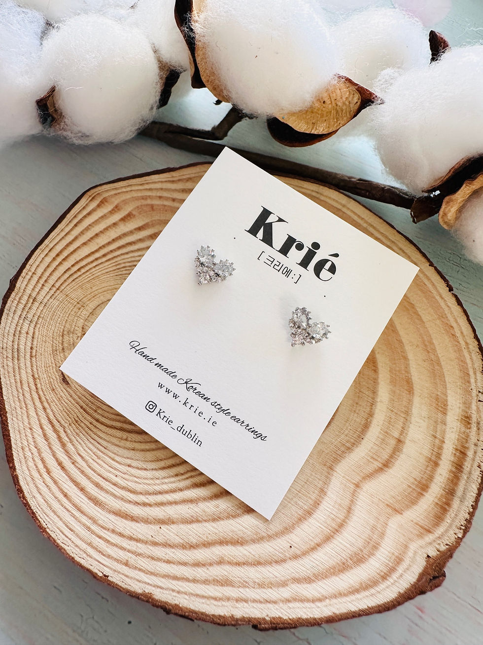 Thumbnail: Mini heart earrings
