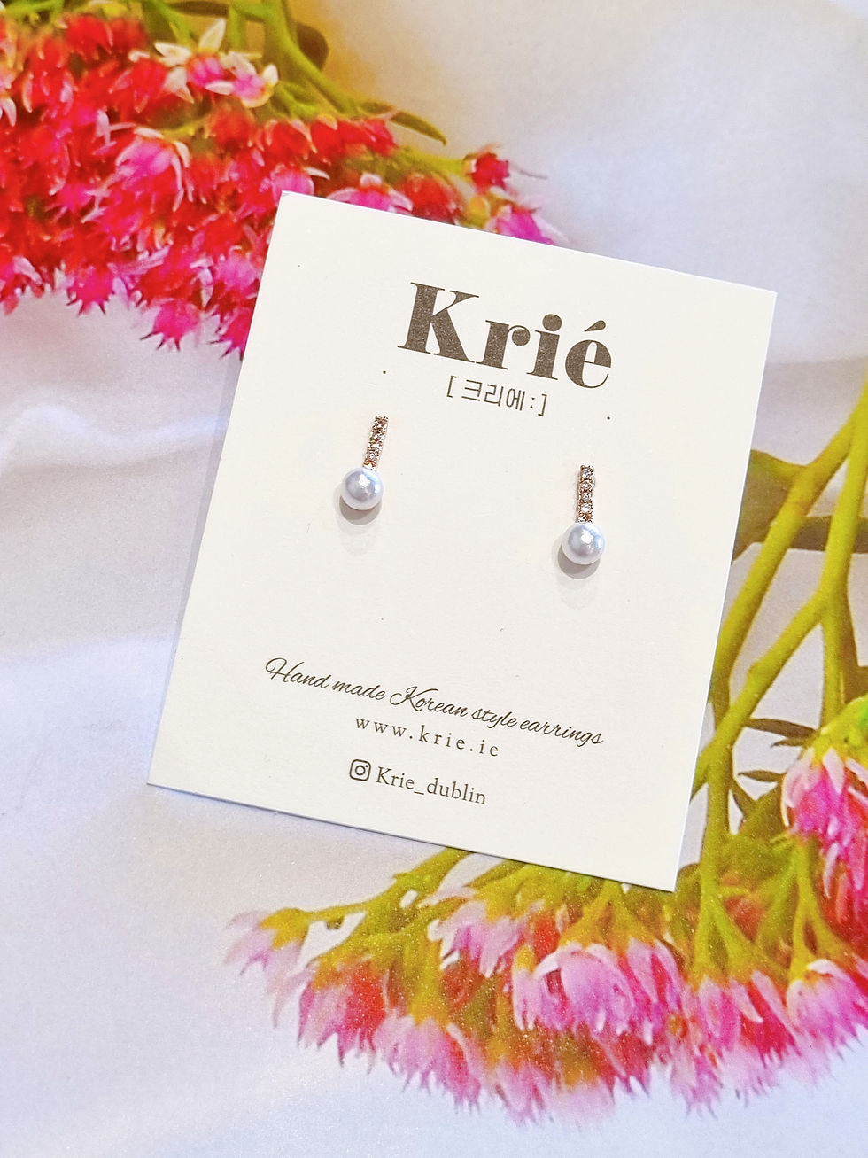 Thumbnail: Simple bar earrings
