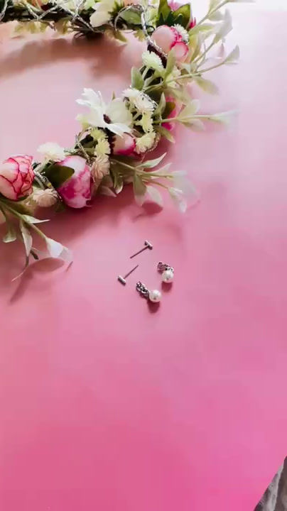 Thumbnail: Two-way mini bar earrings 