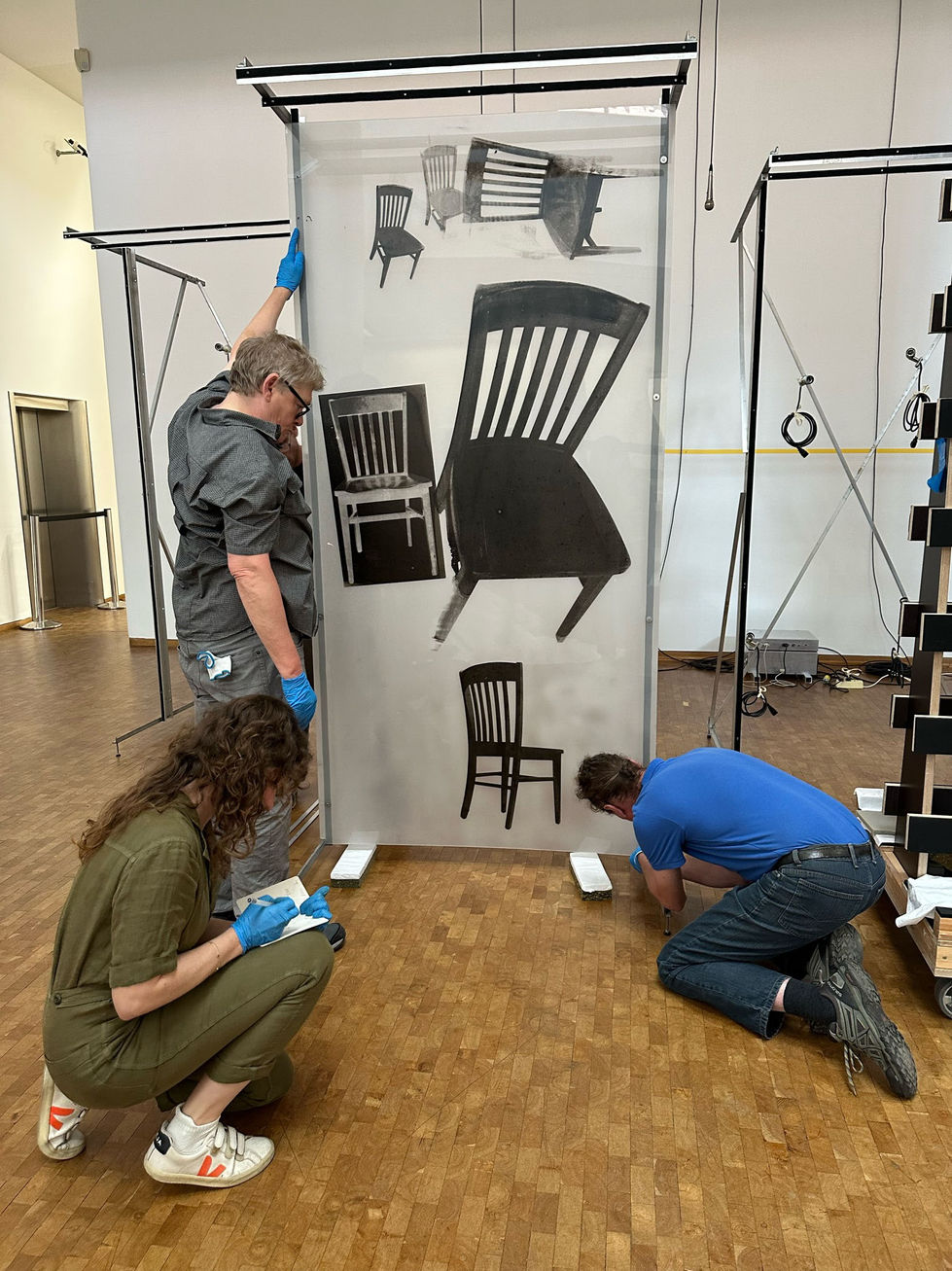 Installing Soundings at the Museum Ludwig.