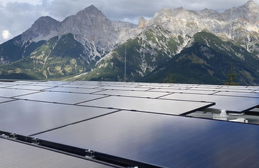 Photovoltaik Module in den Bergen