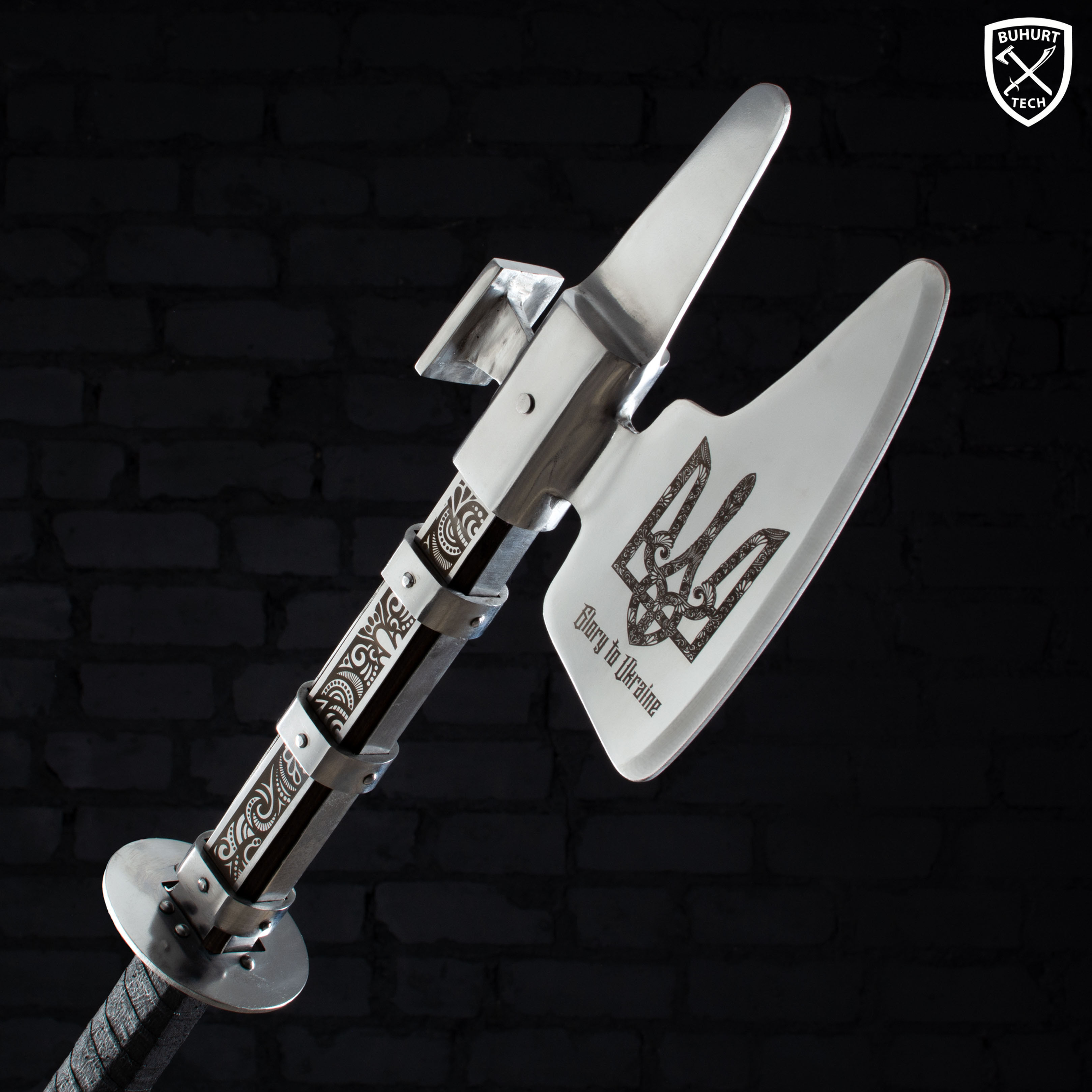 medieval buhurt sport battle knight poleaxe for armored combat