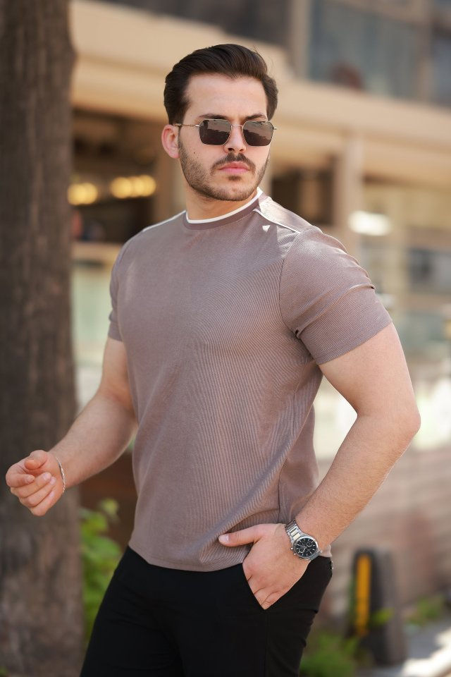 Küçük resim: Erkek Omuzlar çizgi Detaylı Kısa Kollu T-shirt
