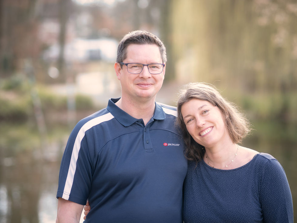 Pärchenshooting im Steyrer Schloßpark im Frühjahr