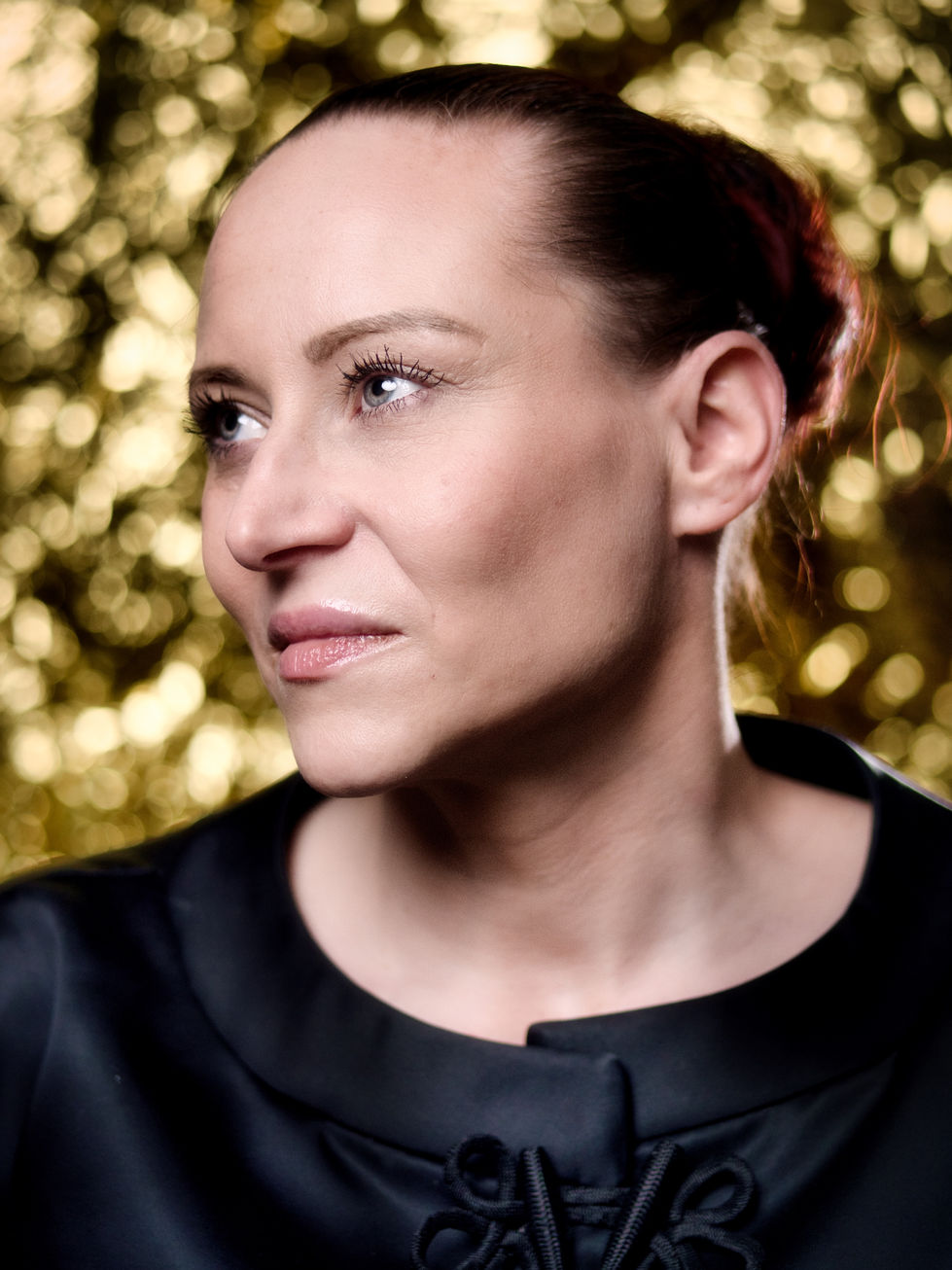 Studio-Porträtshooting einer Frau