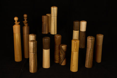 Rolf Eibl handgemacht Kunsthandwerker Markt Straubing Drechseln diedrechselei Niederbayern Geschenk Holz Drechselware Kunsthandwerk Holz selbstgemacht diedrechselei.de Pfeffermühle Salzmühle Gewürzmühle Hängewindlicht Weinlicht Kugelkerze Kerze Holzkerze Dose Döschen Schmuckdose Klangspielwerkstatt Klangspiel Hängewindlicht Klangstab Bottle Stopper Untersetzer Topfuntersetzer Schale Schüssel Holzschale Holzschüssel Holzuntersetzer Flaschenöffner Holzflaschenöffner Pinnwandmaus Holzmaus Holzring Ring
