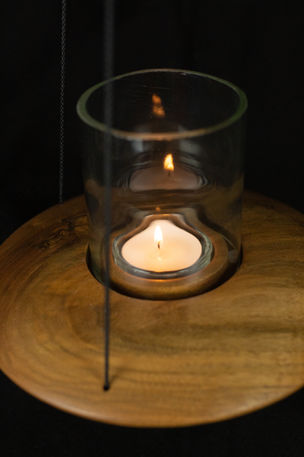 Rolf Eibl handgemacht Kunsthandwerker Markt Straubing Drechseln diedrechselei Niederbayern Geschenk Holz Drechselware Kunsthandwerk Holz selbstgemacht diedrechselei.de Pfeffermühle Salzmühle Gewürzmühle Hängewindlicht Weinlicht Kugelkerze Kerze Holzkerze Dose Döschen Schmuckdose Klangspielwerkstatt Klangspiel Hängewindlicht Klangstab Bottle Stopper Untersetzer Topfuntersetzer Schale Schüssel Holzschale Holzschüssel Holzuntersetzer Flaschenöffner Holzflaschenöffner Pinnwandmaus Holzmaus Holzring Ring