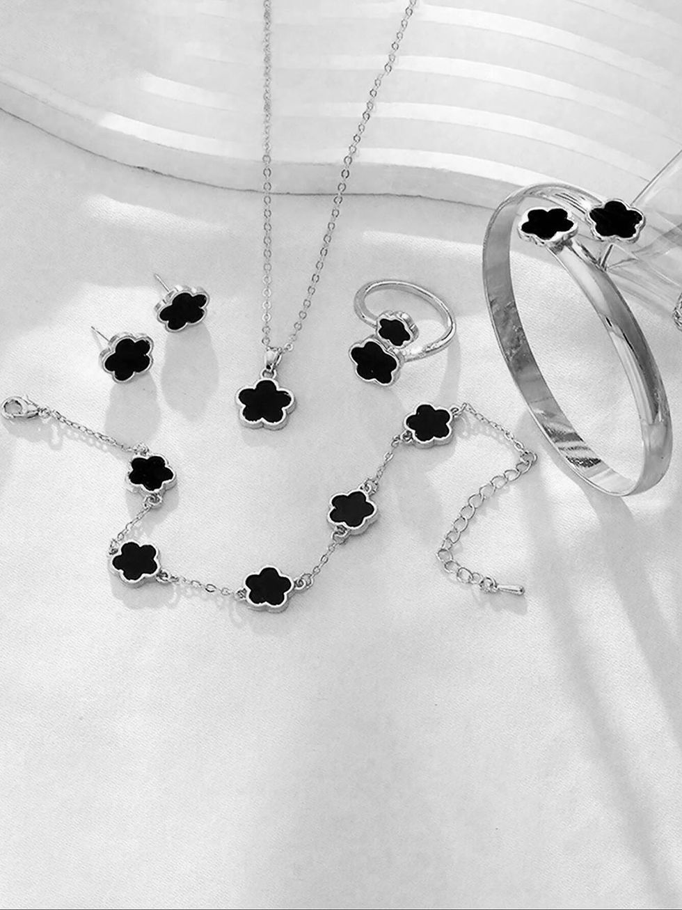 Thumbnail: 5pcs Lucky Five-petal Flower Women's Jewelry Set, Fashion Flower Bracelet + Neck