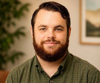 Zach S Headshot Edit_edited_edited.jpg