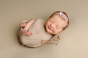 Newborn Baby Fotografie Photography Bern Stettlen Schweiz Familienfotografin Neugeborenenfotograf