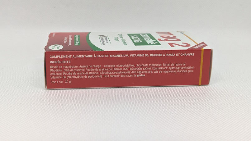 Miniature : Première face latérale de la boîte mag2 cannabis sativa