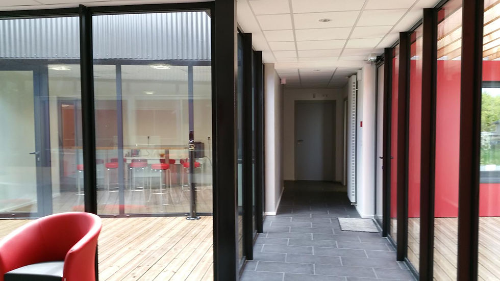 MONTAUBAN DE BRETAGNE - Bureaux