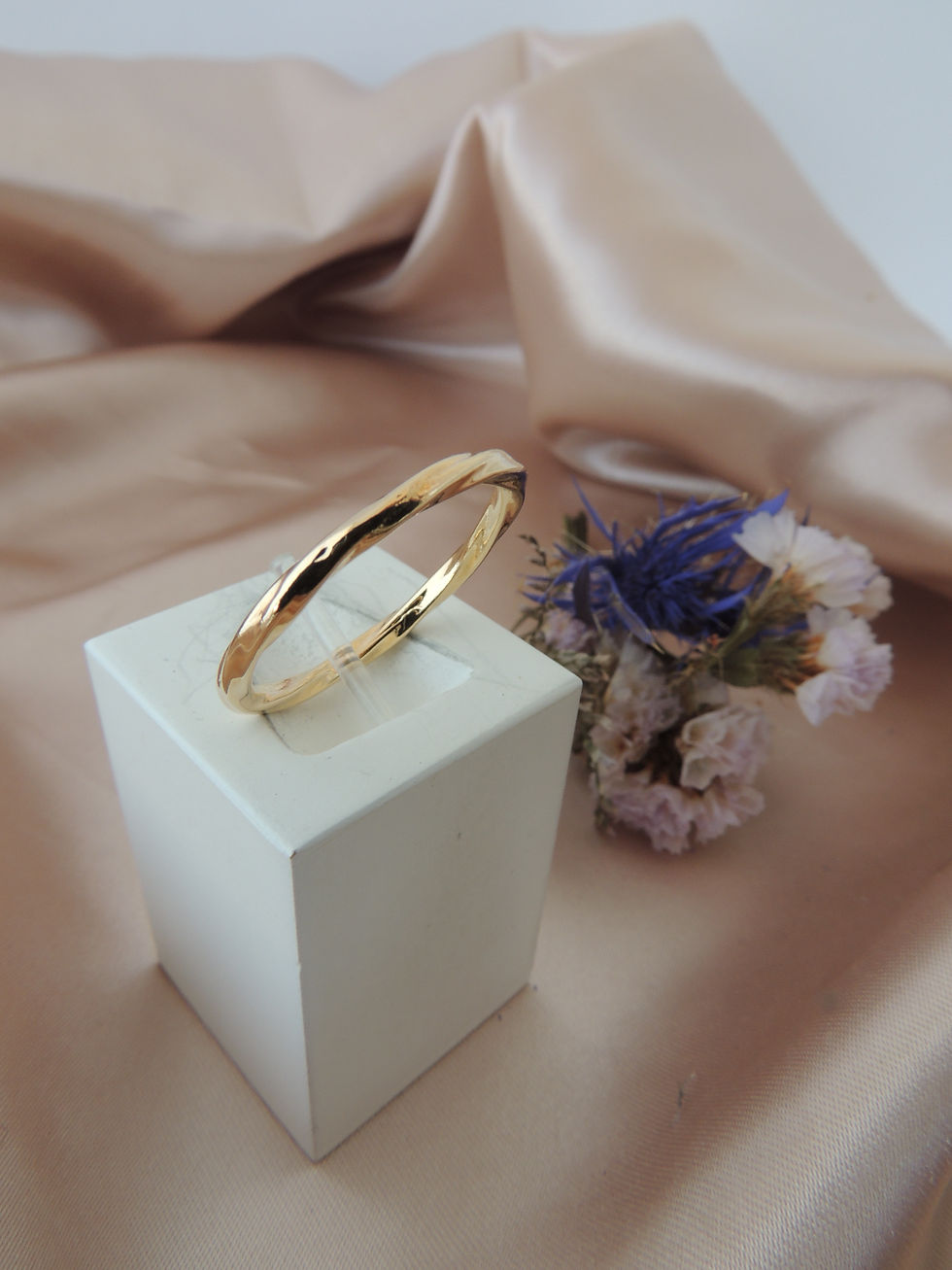 Miniatura: Anel delicado Torcido. Folheado ouro 18k