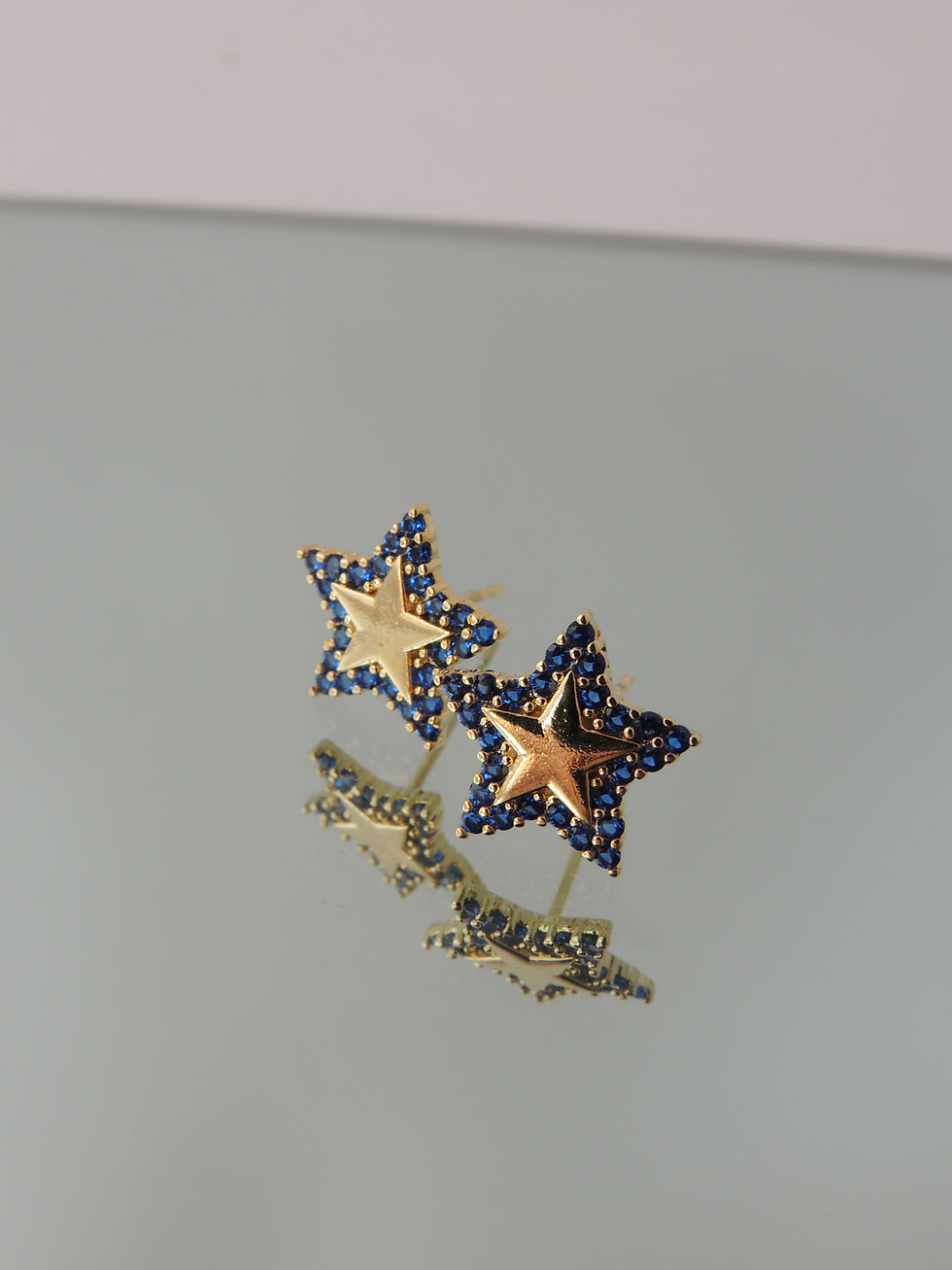 Miniatura: Brinco estrela com Zircônia. Folheado ouro 18k