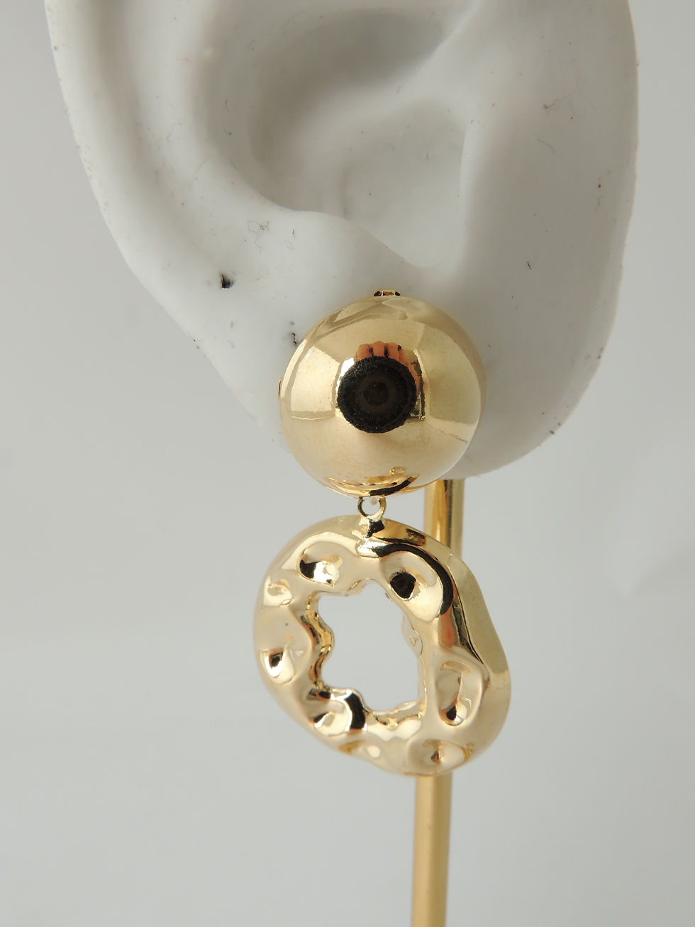 Miniatura: Brinco Chapinha Martelado Liso. Folheado ouro 18k