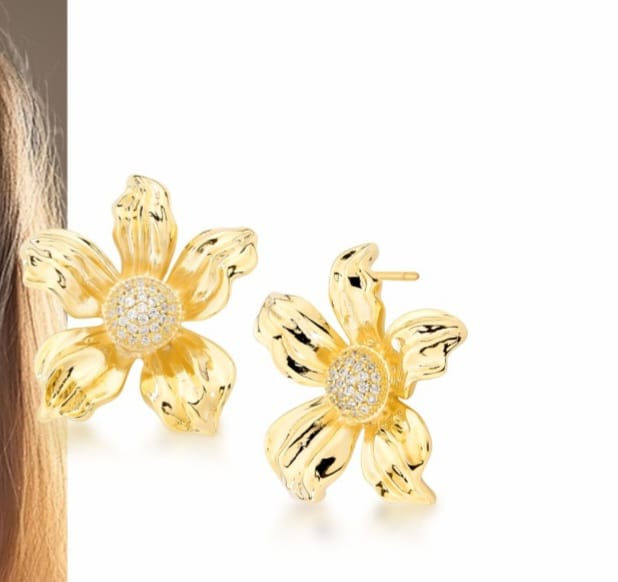 Miniatura: Brinco Flor com Miolo cravejado de Zircônia. Folheado ouro 18k