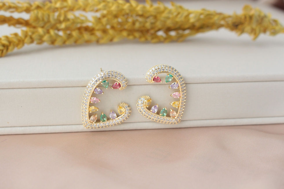 Miniatura: Brinco Zircônias coloridas. Folheado a ouro 18k