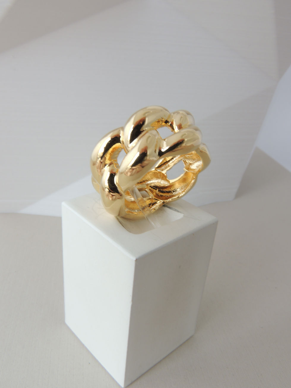 Miniatura: Anel trançado largo liso. Folheado ouro 18k
