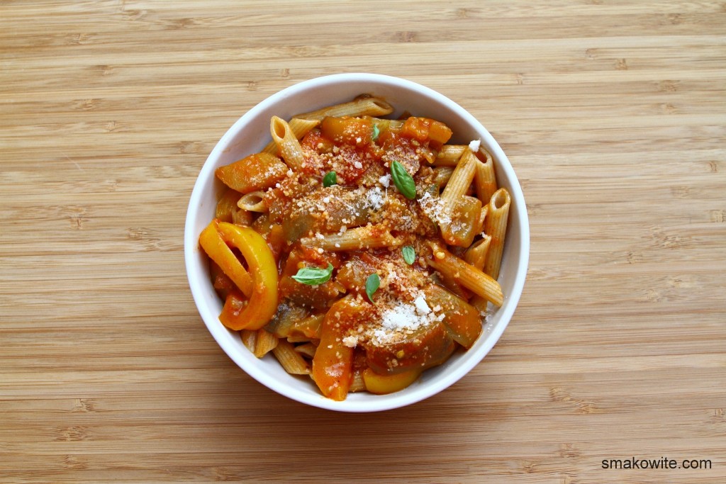 bakłażany w sosie pomidorowym