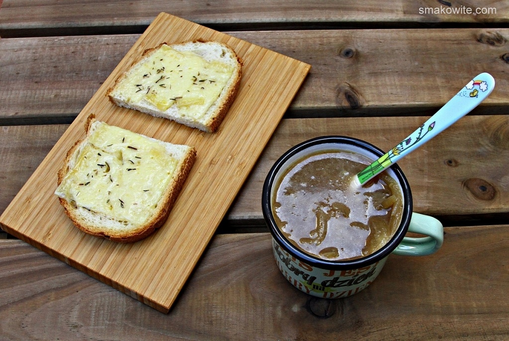 zupa cebulowa z grzankami