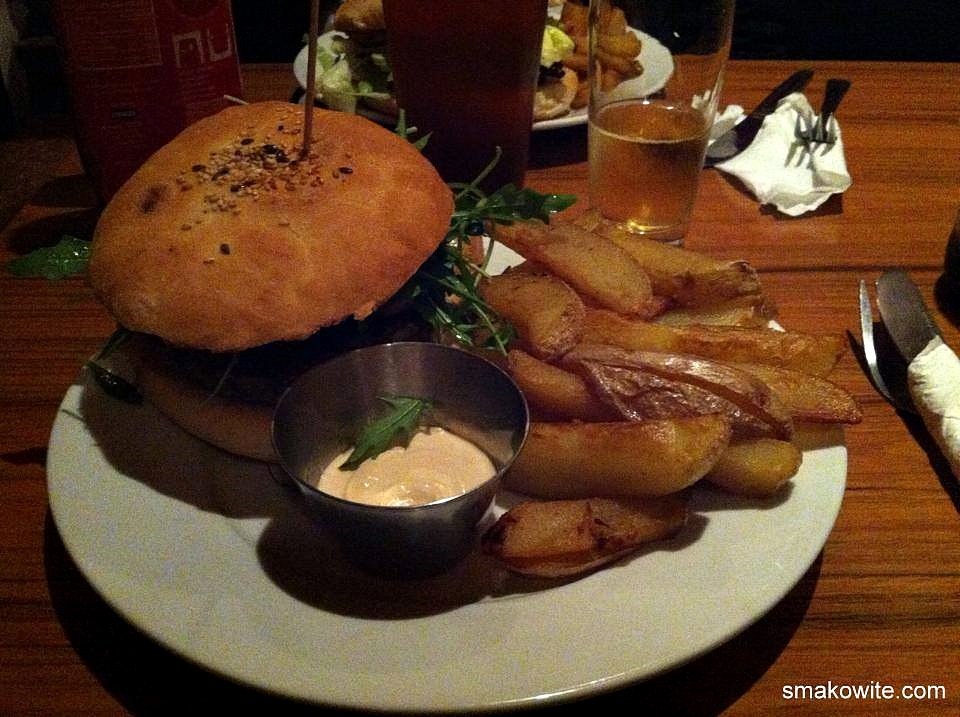 Cat Bar burger