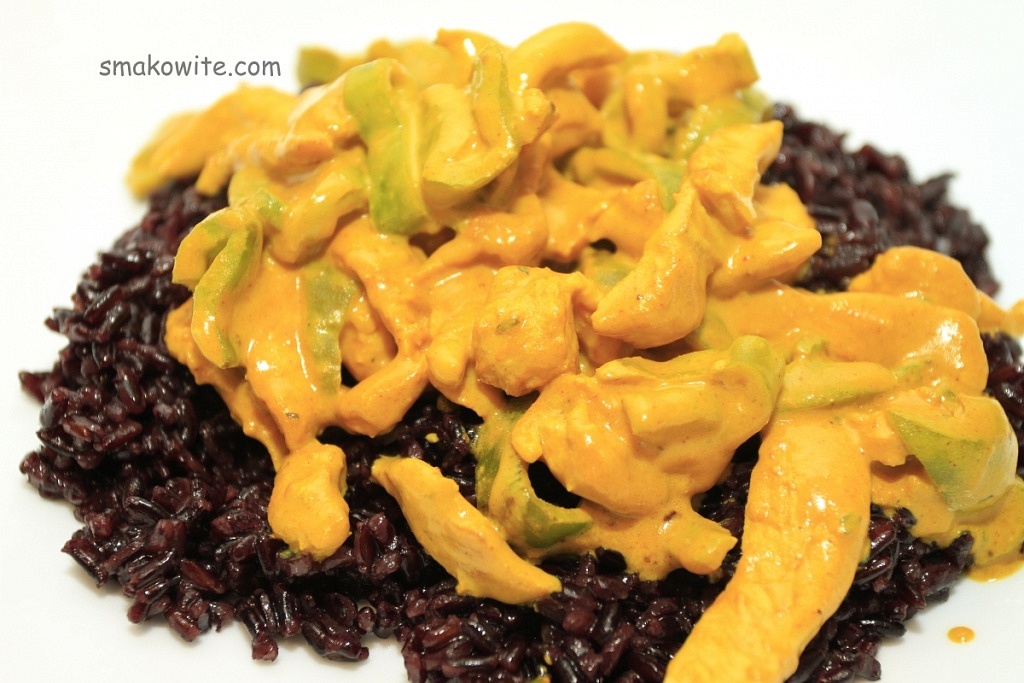 kurczak curry z czarnym ryżem