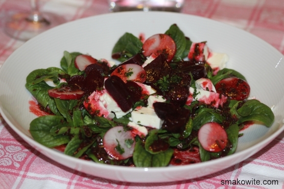 sałatka walentynkowa