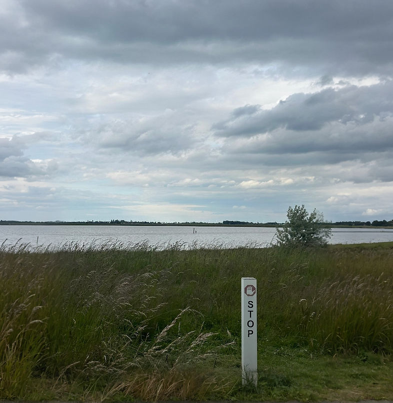 header zwischenland - 1_edited.jpg