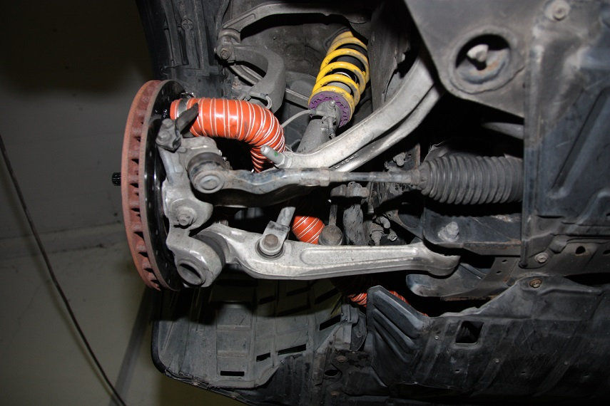 Miniaturbild: Rennstrecken Hitzeschutzblech der Bremsbelüftung für den Nissan 350Z.