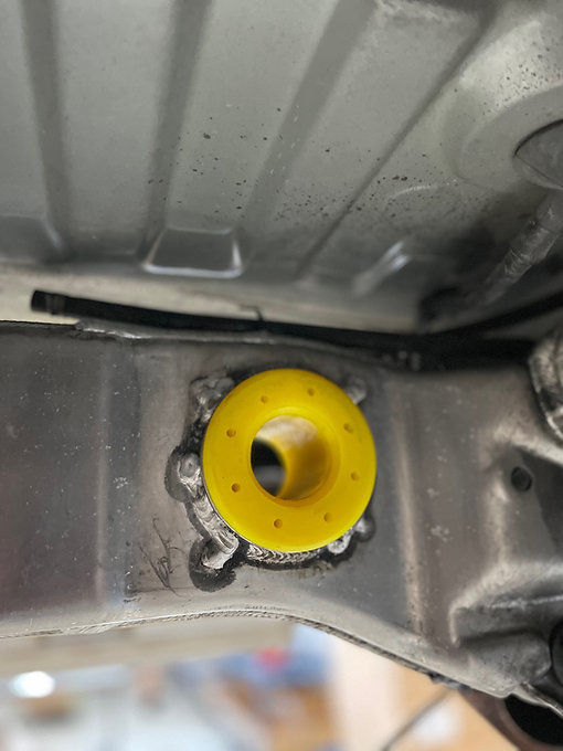 Thumbnail: Nismo Stronglfex PU-Differentialbuchse im Nissan 350Z.